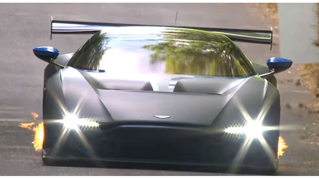 Illustratie voor: De Aston Martin Vulcan wordt ‘Unleashed’ in deze nieuwe video