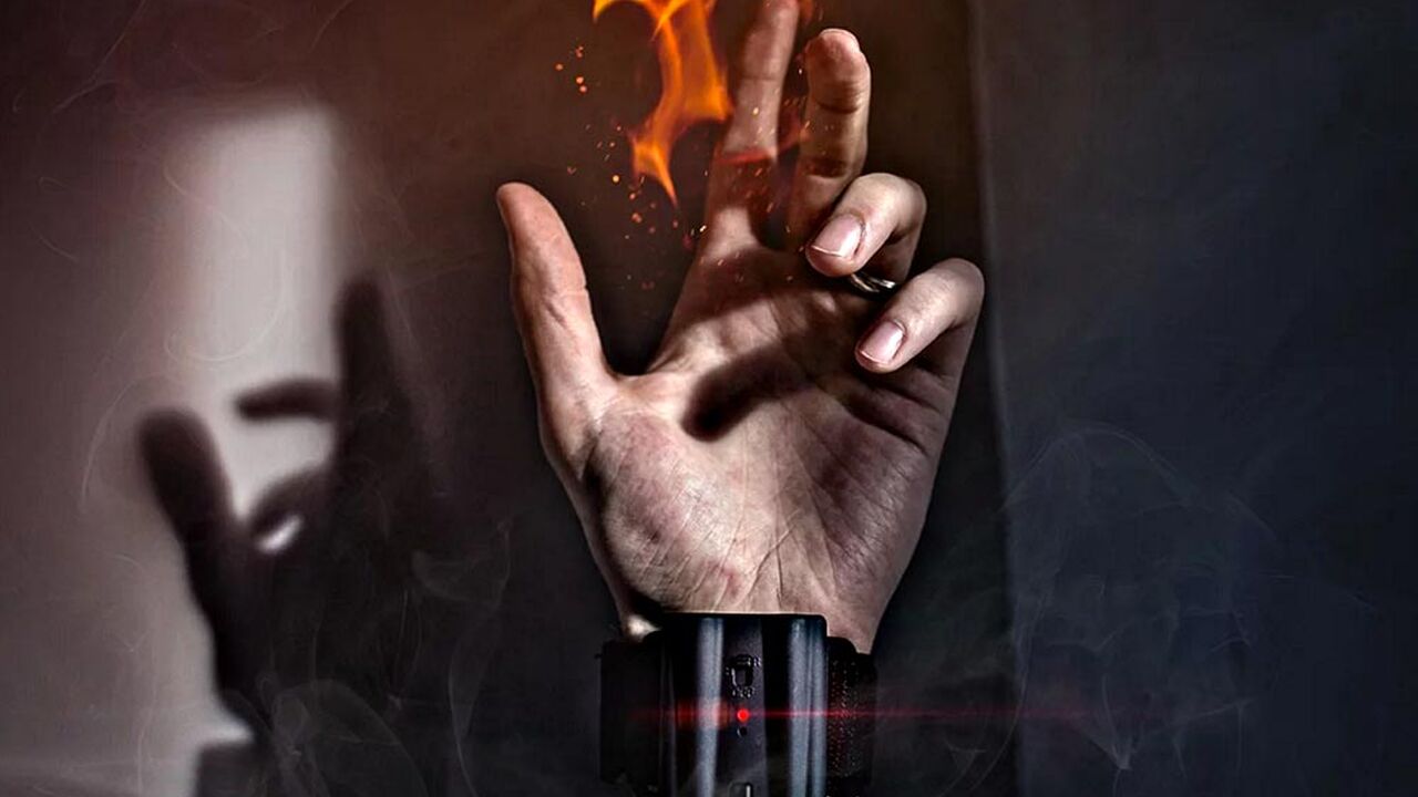 Illustratie voor: De Pyro Mini laat je vuurballen uit je handen schieten!