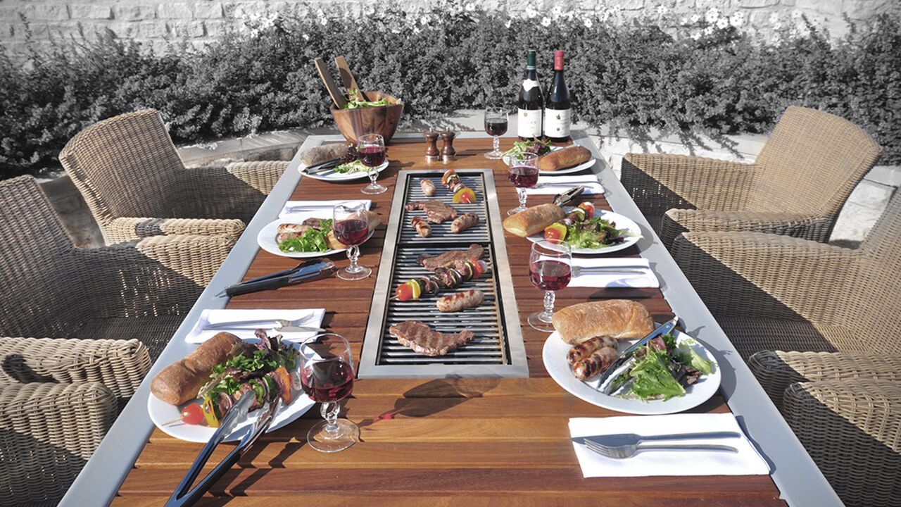 Illustratie voor: Maak barbecuen nog leuker met deze innovatieve BBQ-tafel!