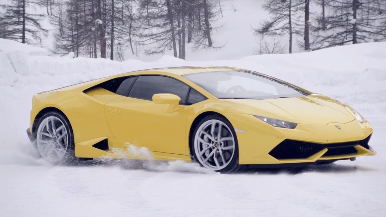 Illustratie voor: Zo ziet driften in de sneeuw met een Lamborghini eruit
