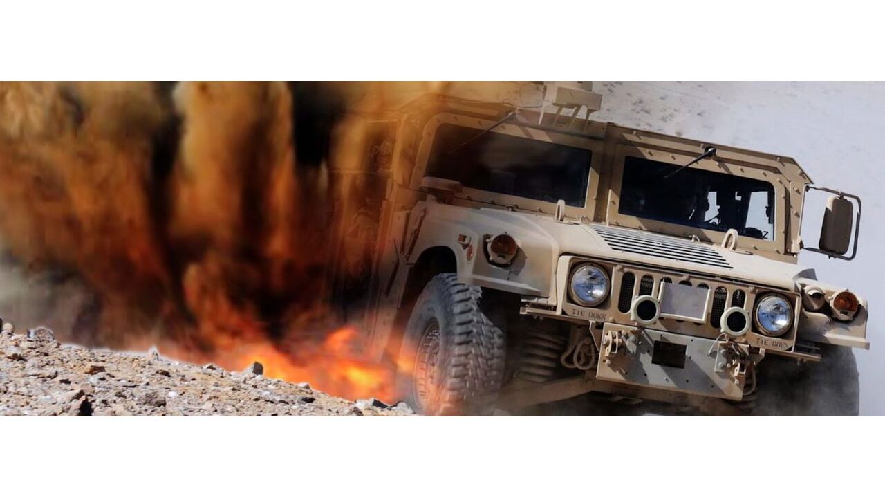 Illustratie voor: Bizar: Amerikaans gevechtsvliegtuig test dodelijke wapens op Hummer