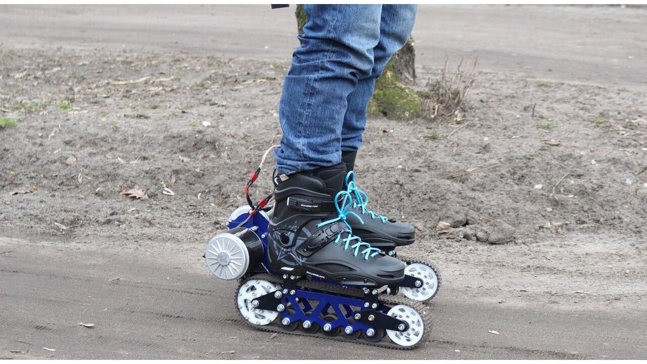 Illustratie voor: Vergeet je fiets en check deze elektrische roller skates