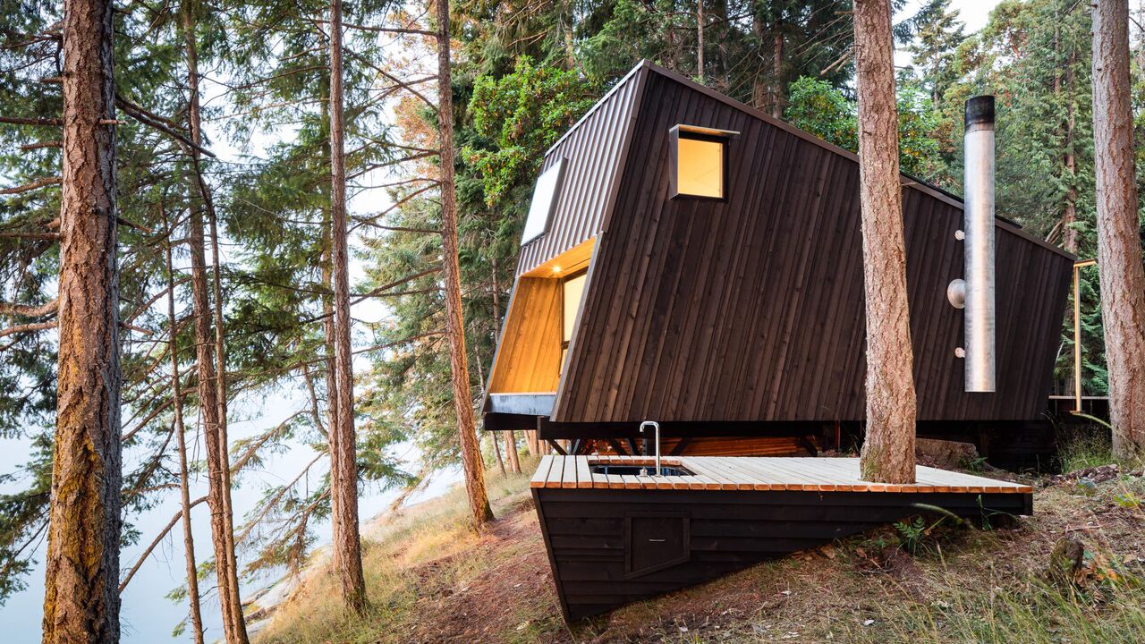 Illustratie voor: Toe aan wat rust? Bezoek deze brute hut met schitterend uitzicht