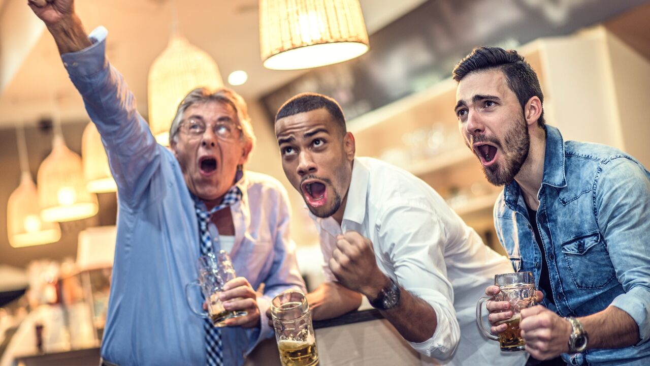 Illustratie voor: Uit onderzoek blijkt dat slimme mensen juist meer alcohol drinken!