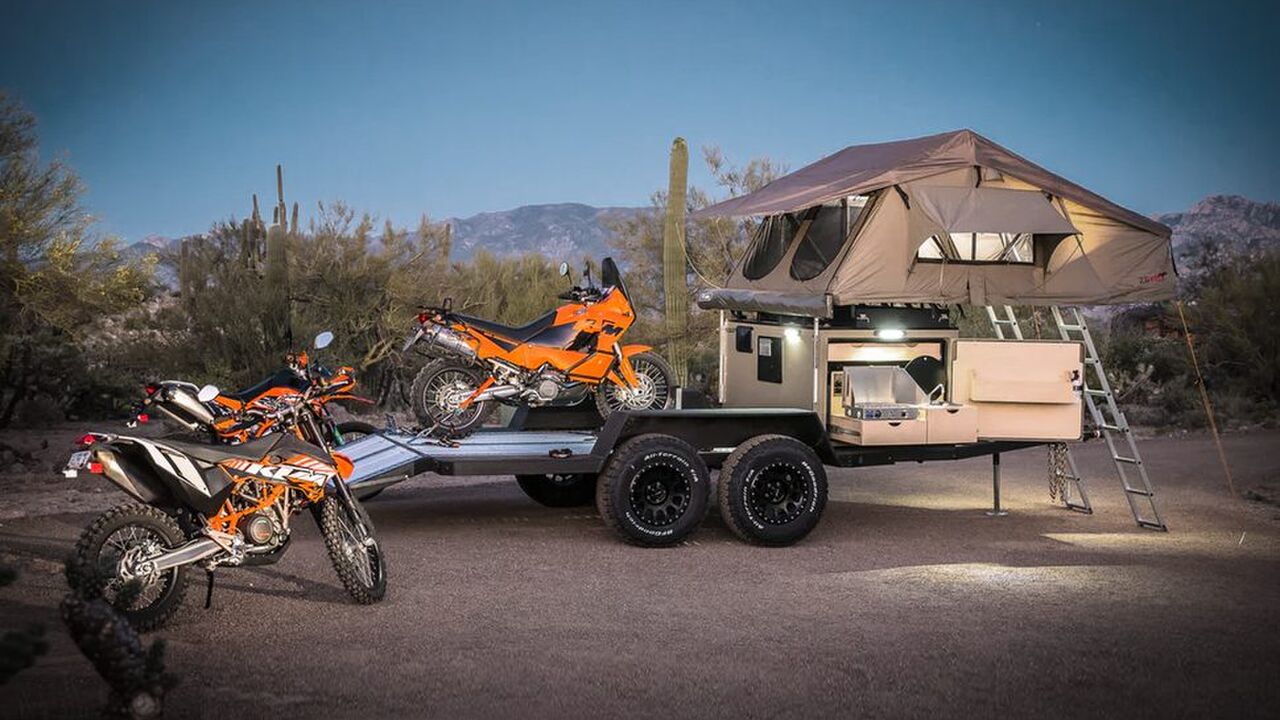 Illustratie voor: Deze aanhangwagen is ideaal voor de motor-liefhebbende outdoorbazen