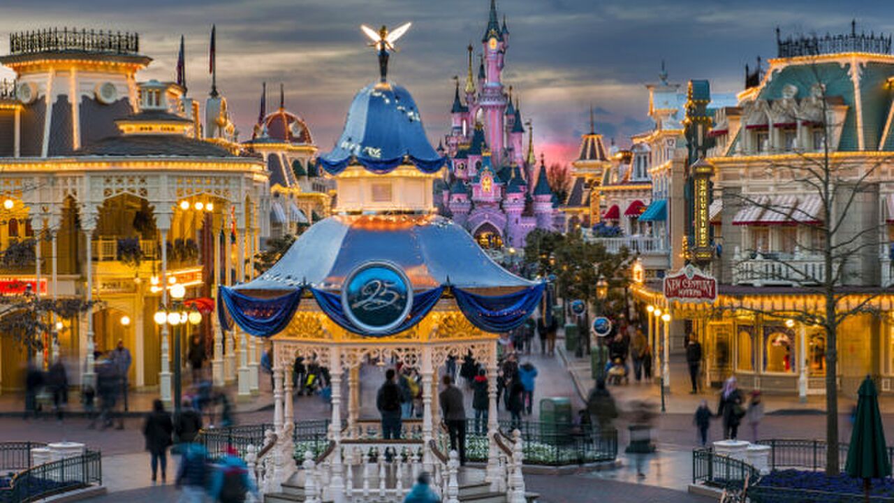 Illustratie voor: Disneyland Parijs opent in 2021 drie nieuwe gebieden; Marvel, Star Wars en Frozen
