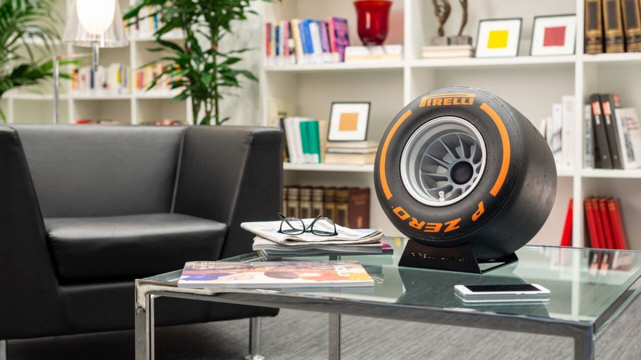 Illustratie voor: Pirelli en IXOOST hebben samen deze brute Bluetooth speaker ontwikkeld