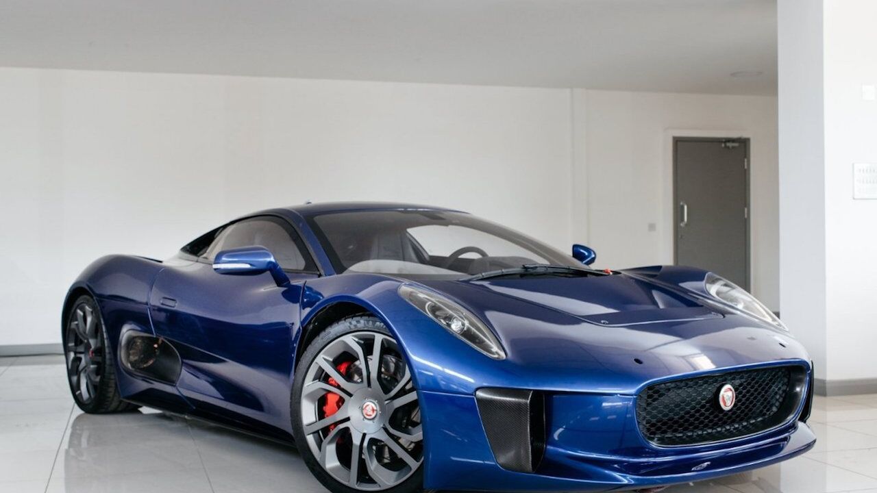 Jaguar C-X75 Supercar stuntcar James Bond Spectre Gewoonvoorhem