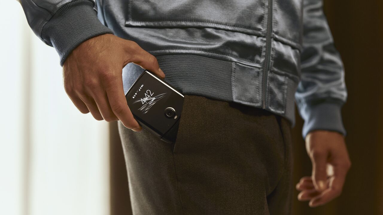 Illustratie voor: De Motorola RAZR 2020: bekende smartphone in een revolutionair ‘foldable’ nieuw jasje