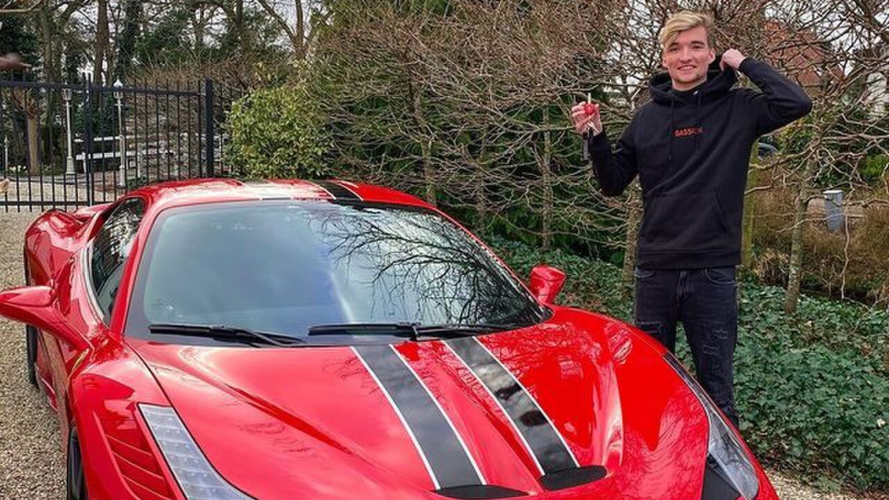 nieuwe Ferrari van Gio