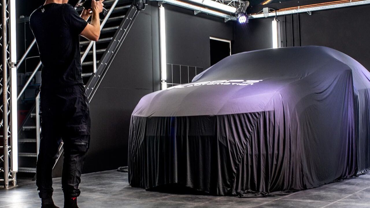 Enzo Knol auto nieuwe kleur