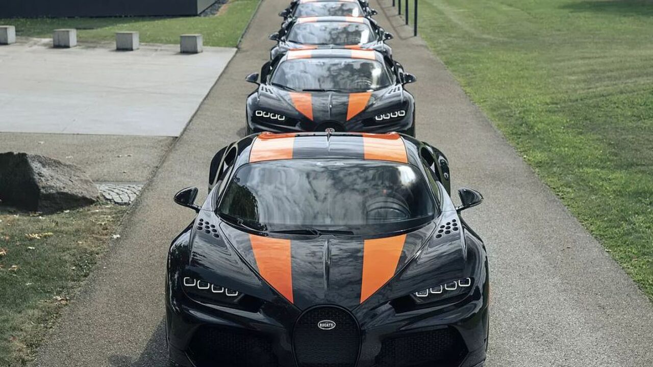 Man koopt acht Bugatti's en geeft er zes weg