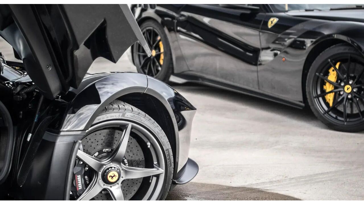 Nederlander twee Ferrari's