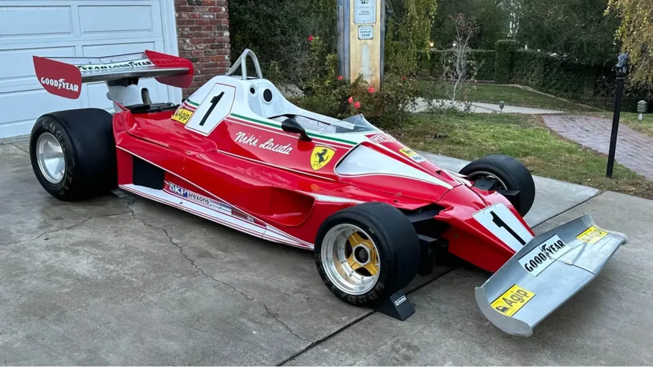 replica Niki Lauda's Ferrari 312T2