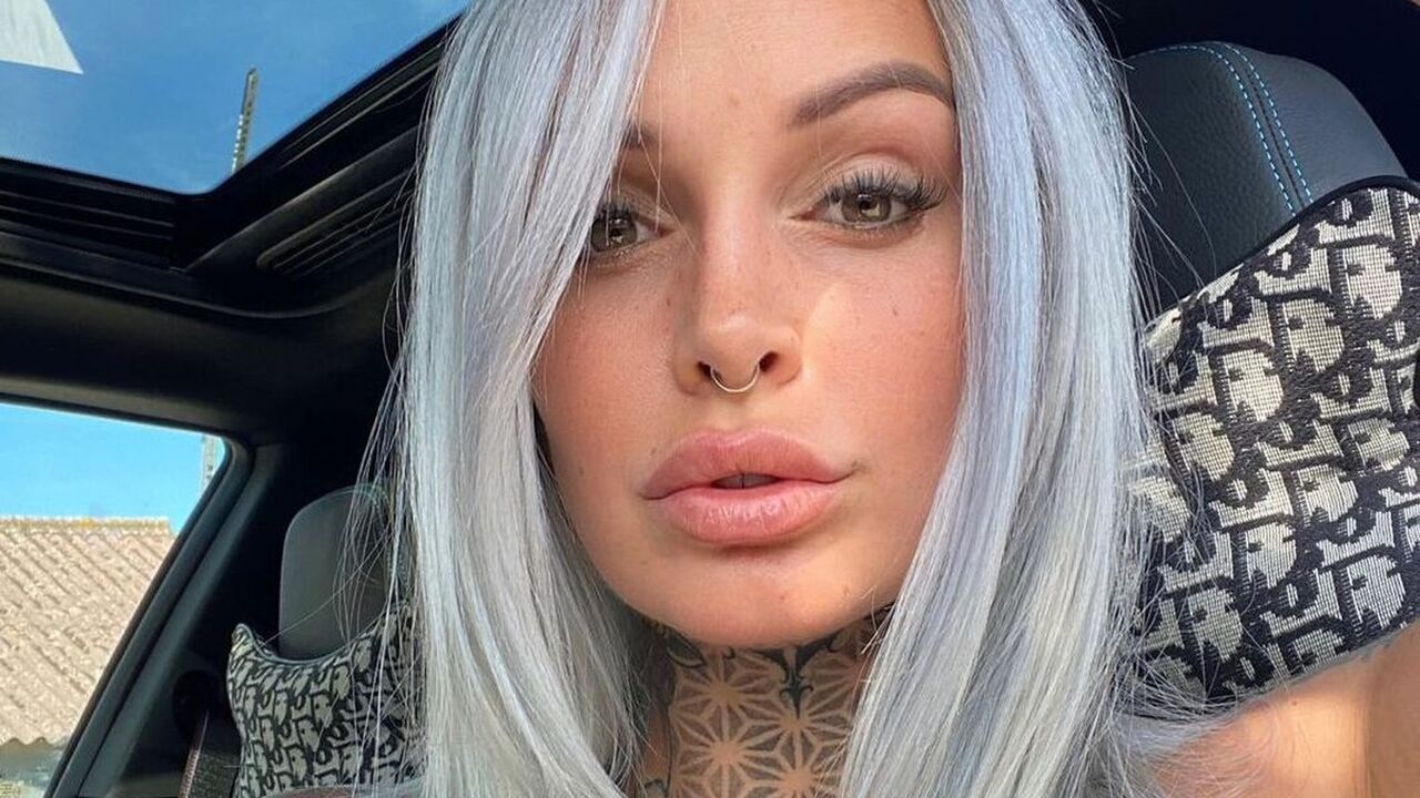 Illustratie voor: Foto: Pommeline (Temptation Island) geeft lichaam prijs in pikante lingerie