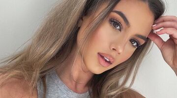 lingerie model Sophia