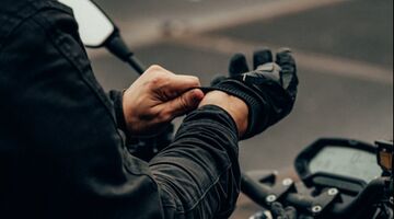 Waar moet je op letten bij het kopen van motorhandschoenen?