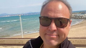 Frans Bauer koopt huis voor oudste zoon