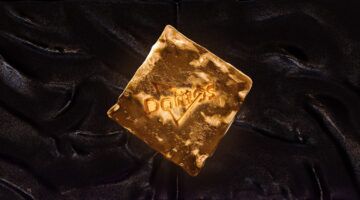 De Gouden Doritos-chip ter waarde van € 1000, die ter ere van de film 'A Minecraft Movie' te vinden is in Amsterdam, de bioscoop of in een zak Doritos chips.