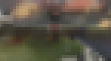 man vliegt in zelfgemaakte reusachtige drone