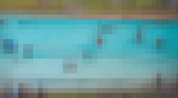 golfslagbad creëert mini-tsunami