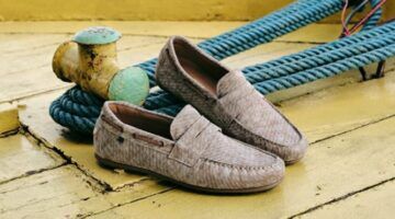 Een paar herenschoenen