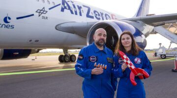 De LEGO raket met de Belgische wetenschapper Angelique van Ombergen, Chief Exploration Scientist bij ESA.