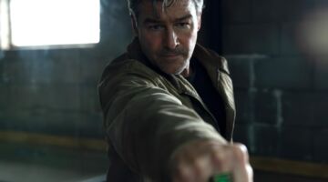 Kyle Chandler in Lanterns