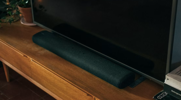 Een soundbar onder een TV