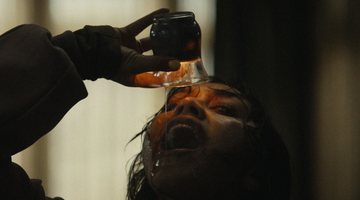 stilbeeld uit Evil Dead Burn