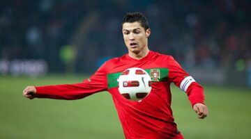 Cristiano Ronaldo is de eerste voetballer die miljonair is