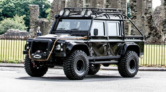 land rover james bond