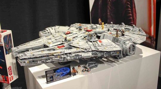 Millennium Falcon LEGO