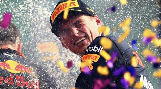 Illustratie voor: Verstappen wint GP van Mexico en Hamilton voor vierde keer wereldkampioen