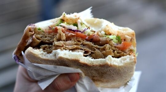 Illustratie voor: Broodje döner kebab behoudt zijn bestaansrecht na stemming Europarlement