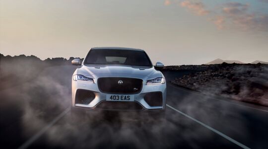 Illustratie voor: Vernieuwde Jaguar F‑PACE SVR is sportauto in SUV-verpakking