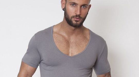 Illustratie voor: We kennen ze allemaal: de slechtste mannenmode trends aller tijden