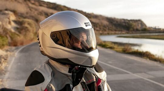 Motorhelm met airconditioning Feher