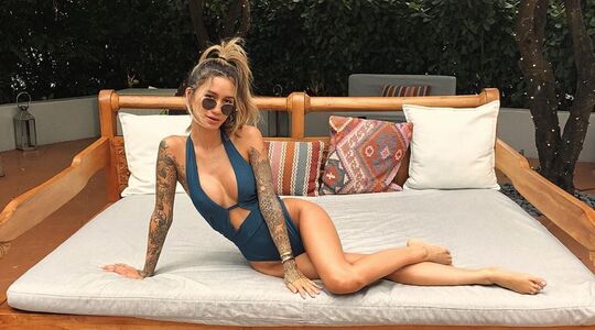 Fotografe Jenah Yamamoto