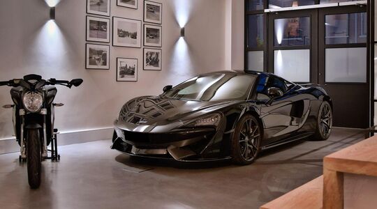 McLaren 570S mancave