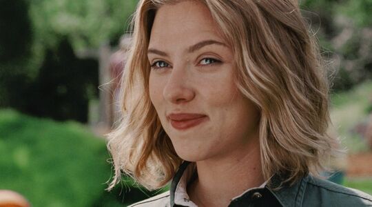 Illustratie voor: De sexy Scarlett Johansson zit onder de tatoeages: dit zijn ze allemaal