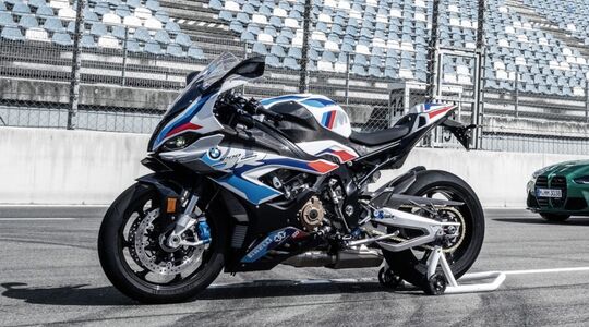 BMW M1000RR