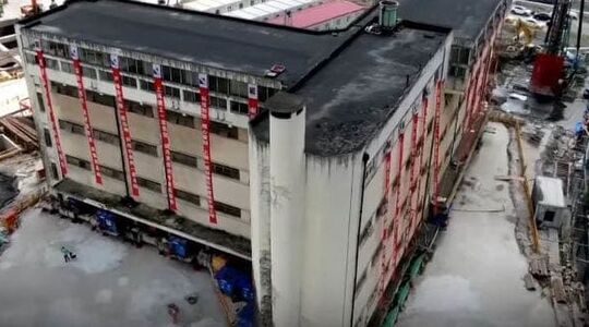 robotarmen verplaatsen school