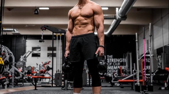 Illustratie voor: Wat zijn compound oefeningen en waarom zijn ze zo goed voor je?