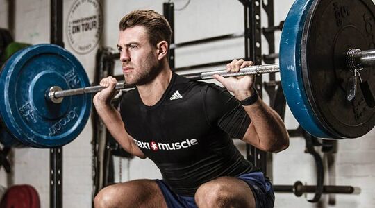 zichtbaar gespierde benen