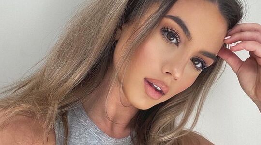 lingerie model Sophia