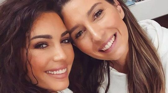 Xelly cabau, de knappe zus van Yolanthe Cabau