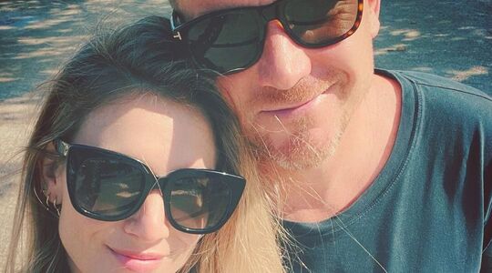 Anouk van Schie de knappe vrouw van Johnny de Mol