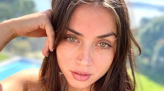 Bondgirl Ana de armas weer vrijgezel