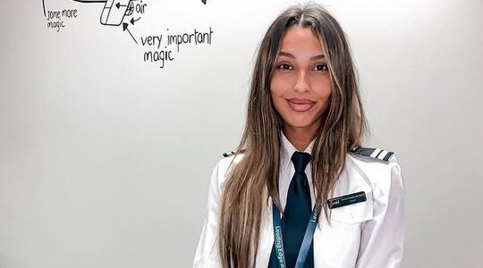 knappe vrouwelijke piloten